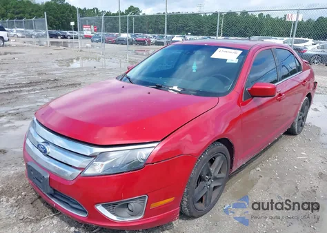 2011 Ford Fusion Sport z USA, uszkodzony, nr VIN 3FAHP0DC2BR124167